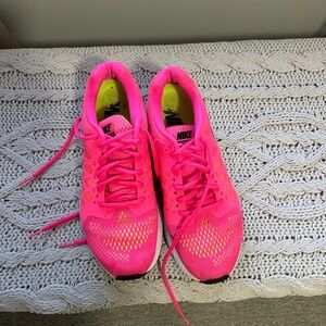 Nike Women's Bright Pink Athletic Shoes
